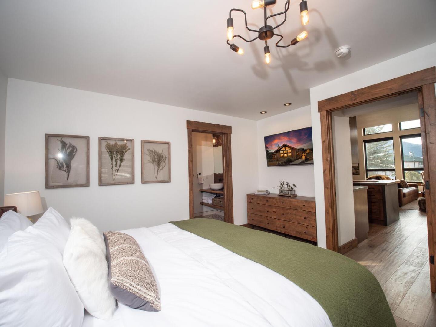 Chic Retreat Indoor Outdoor Fireplace, Private Jacuzzi, Great Location! เอสเทสพาร์ค ห้อง รูปภาพ