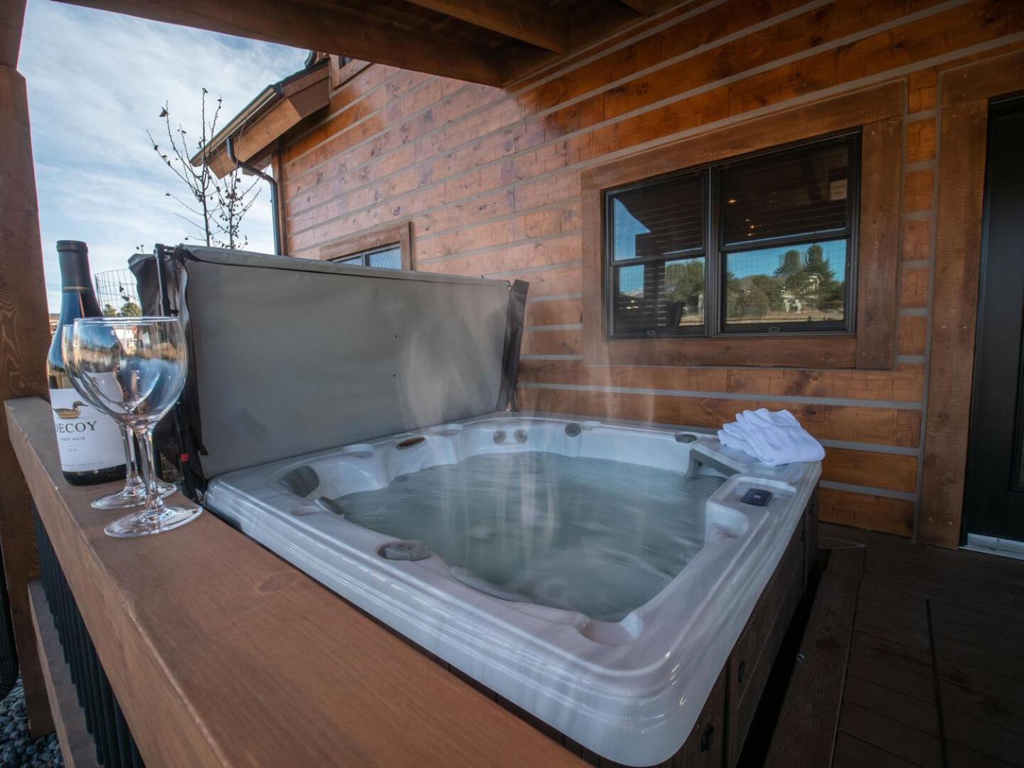 Chic Retreat Indoor Outdoor Fireplace, Private Jacuzzi, Great Location! เอสเทสพาร์ค ห้อง รูปภาพ